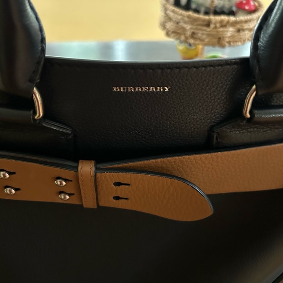 Gorgeous Burberry Belt Buckle Tote - Picture 5 of 11